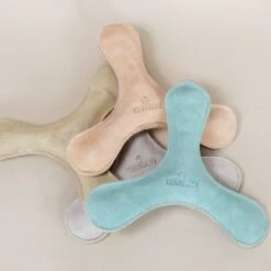 Kentucky Hondenspeeltje Boomerang Pastel Peach -Huisdierbenodigdheden kentucky 485a5710 a929523bbdd099ba1a676b6771a9e673 article photobook m.67ea4d