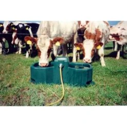 Suevia Weidedrinkbak WT 80 Met Vlotter -Huisdierbenodigdheden suevia 1600102 laufstall und weidetranke wt80 in aktion mit kuhe.cdd52e